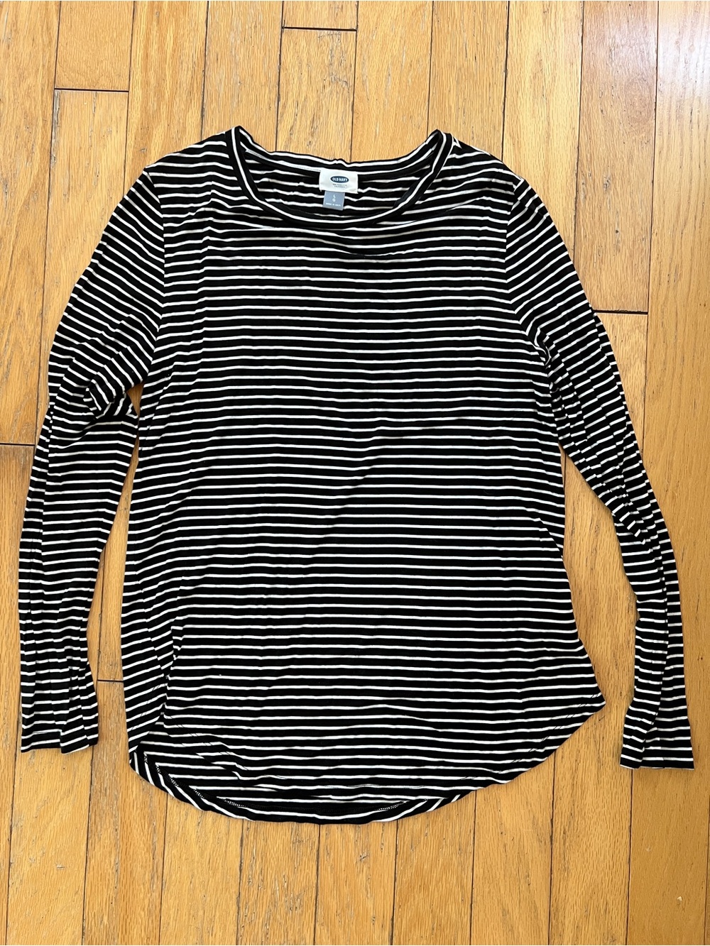 Old Navy Black & White Striped Long-Sleeve Crewneck Top